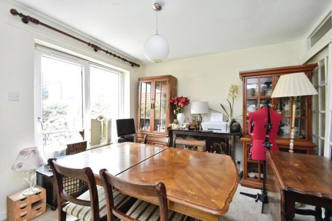 6 bed Detached for sale Image 4