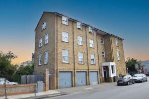 Flat 8, 36 Burleigh Lodge, Montague Road, Wimbledon, London SW19 1TA