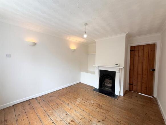 Living Room 2.jpg