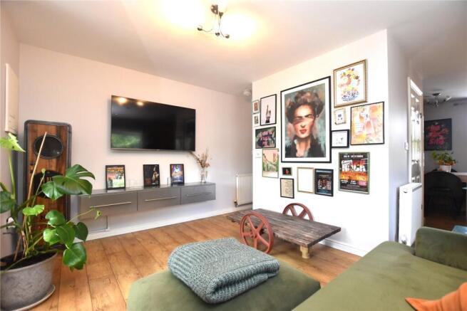 2 bed Apartment for sale Image 4