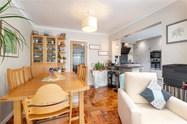 5 bed Bungalow for sale Image 6