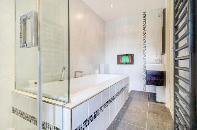 Jack&Jill Bathroom