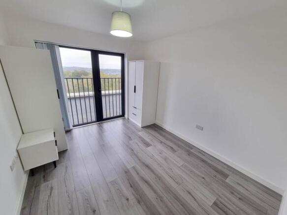 2 bed Flat to rent Image 9