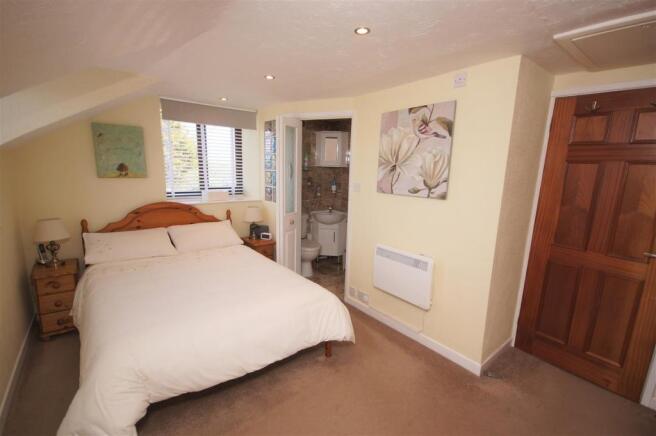Master Bedroom.JPG