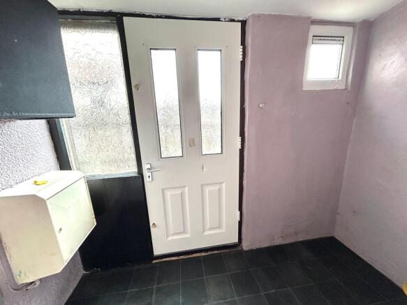 3 bed Semi-Detached for sale Image 6