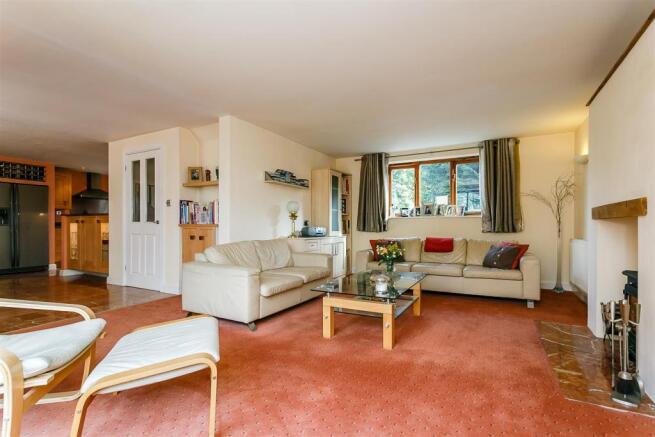 8305879-interior23.JPG
