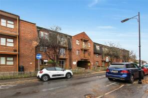 Flat 24, Portchester Court, Chalkwell Park Drive, Leigh-on-sea SS9 1NR