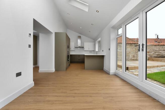 LIVING / DINING KITCHEN