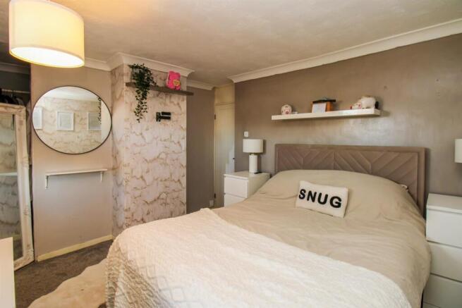 3 bed Semi-Detached for sale Image 10