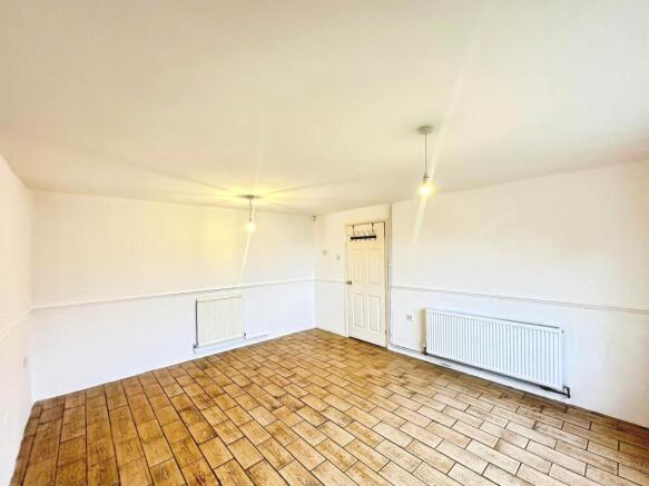 Peregrine Road, Lewsey Farm, Luton, LU4 photo 5