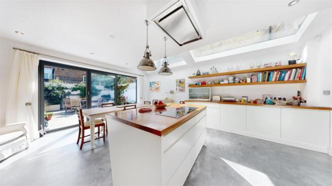 26 Rotherwood Road