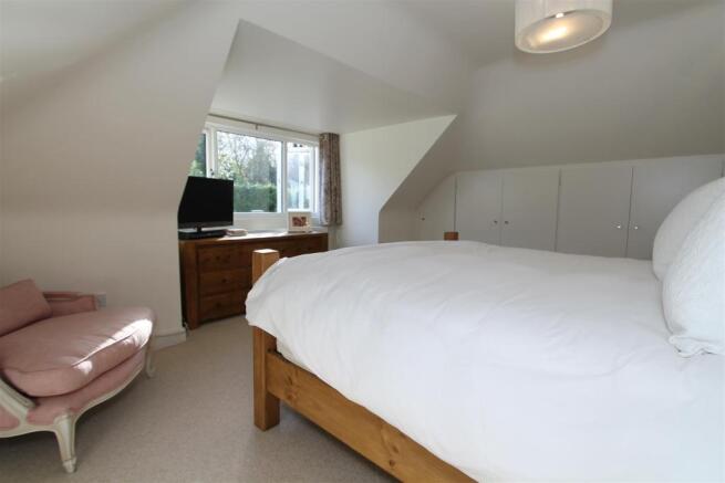 Bedroom..JPG