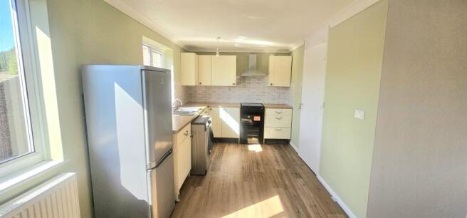 KITCHEN1.jpg