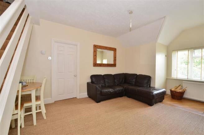 Lounge / Dining Area