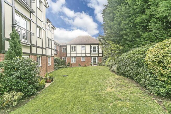 flat-pegasus-court-banstead-113.jpg