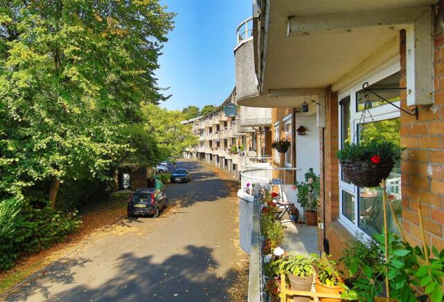 1 Hillside Ct. 2171.jpg
