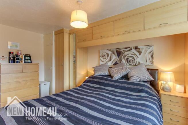 MASTER BEDROOM: