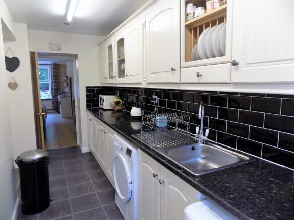 L-Shaped Kitchen