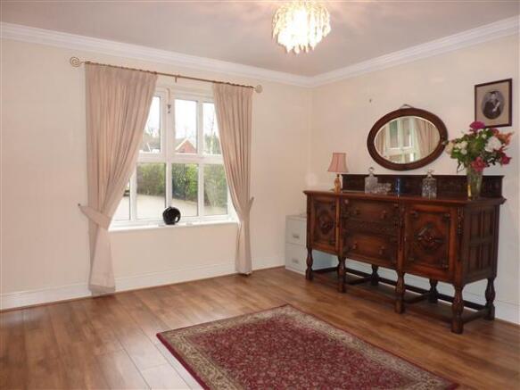 STUDY/DINING ROOM