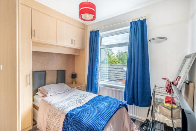 4 bed Semi-Detached for sale Image 9