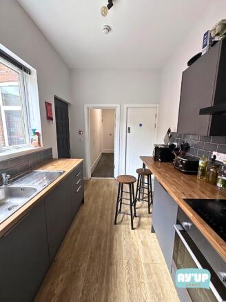 1 bed House Share to rent Image 6