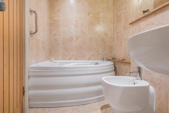 Master en-suite