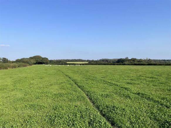 LOT 1: Newland Manor