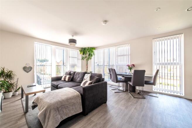 Hillier Crescent, Northfleet, Gravesend, Kent, DA11 photo 2