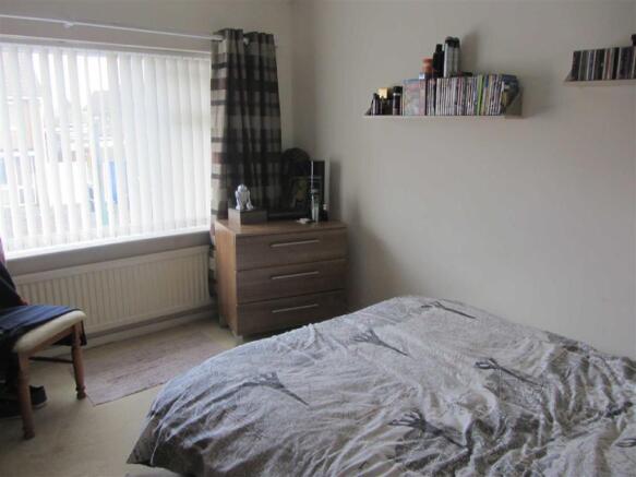 BEDROOM 2