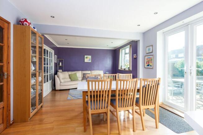 54 Elmstone Road dining room.jpg