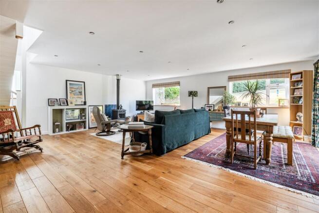 Sitting/Dining room