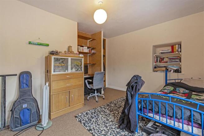 Bedroom 2-2.jpg