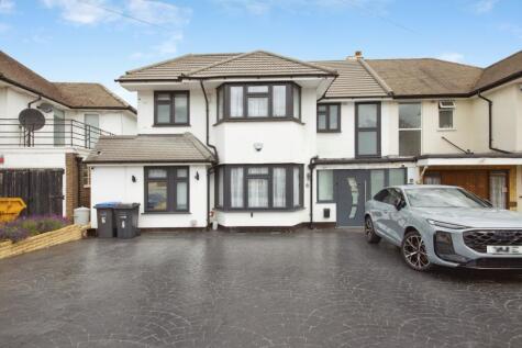 Lakenheath, London, N14