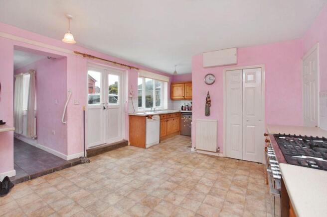 kitchen/breakf...