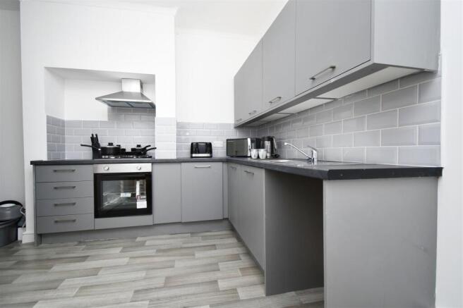 Kitchen 2.jpg