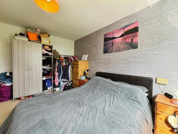 3 bed Semi-Detached for sale Image 12