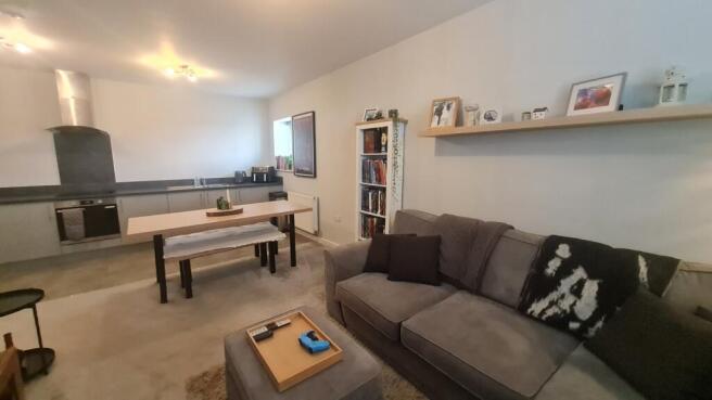 2 bed Flat to rent Image 4