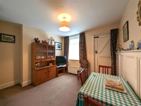 3 bed Terraced for sale Image 4