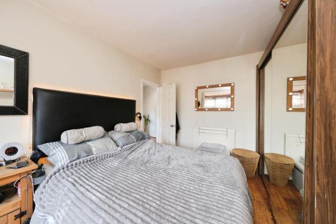3 bed Semi-Detached for sale Image 10
