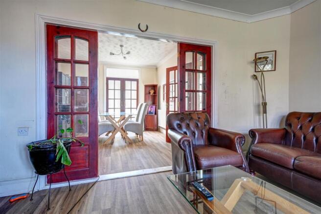 Lounge to dining room.jpg