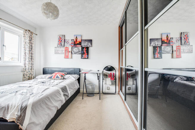 BEDROOM 2