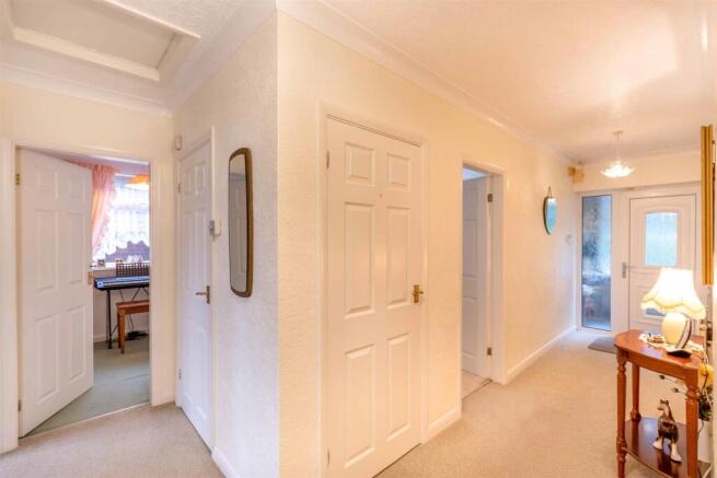 3 bed Bungalow for sale Image 7