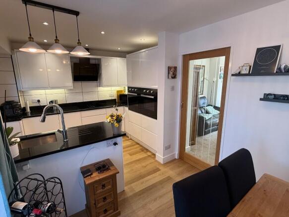 3 bed Town House for sale Image 6
