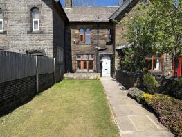 8, Vale Grove, Queensbury, Bradford BD13 2QR