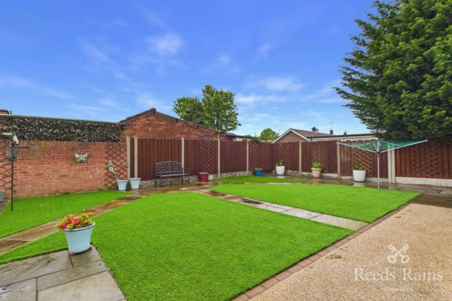 2 bed Bungalow for sale Image 11