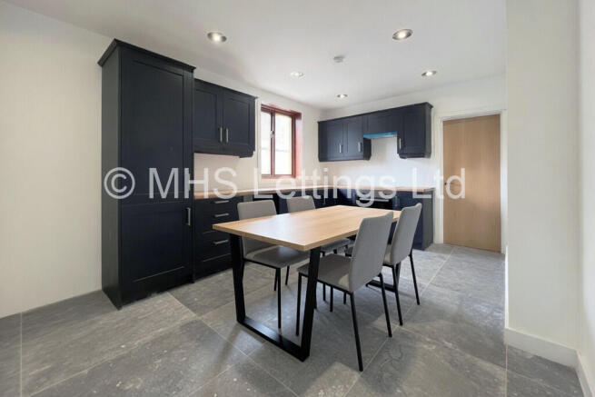 3 bed Detached to rent Image 4