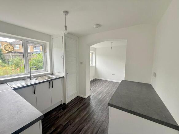3 bed Semi-Detached for sale Image 6
