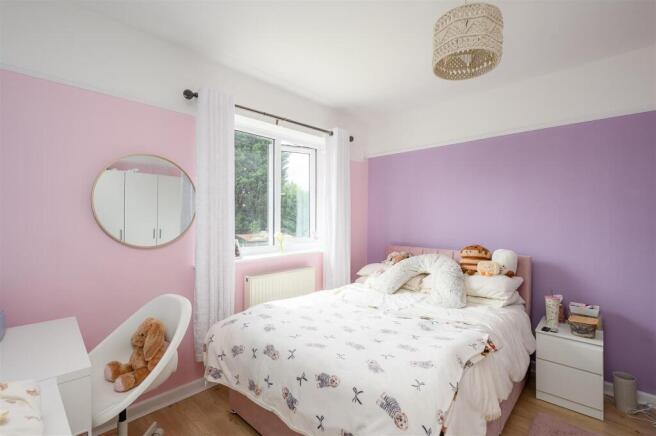 4 bed Semi-Detached for sale Image 7