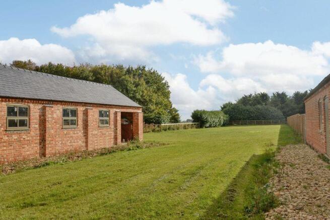Rear Garden &a...