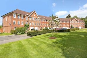 34, Queens Acre, Windsor SL4 2BE